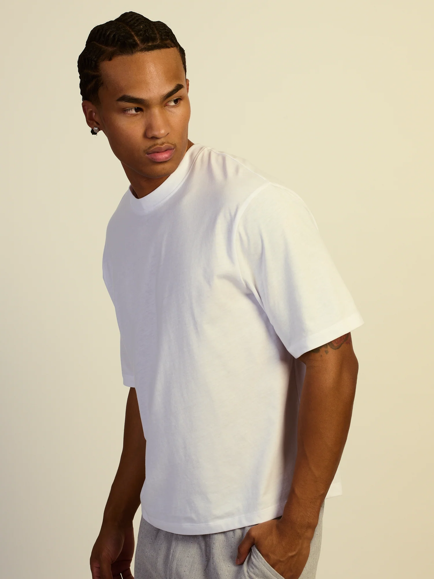 KOLBY SHORT CUT TEE - WHITE - Image 4