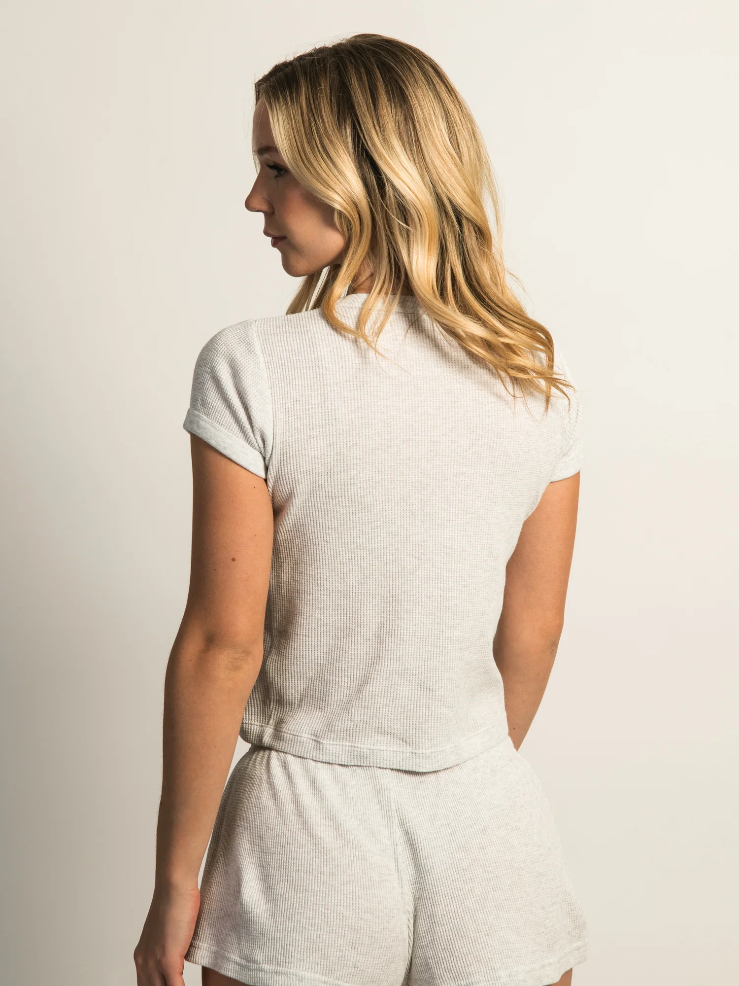 HARLOW ALLIE WAFFLE TEE - MELANGE - Image 4