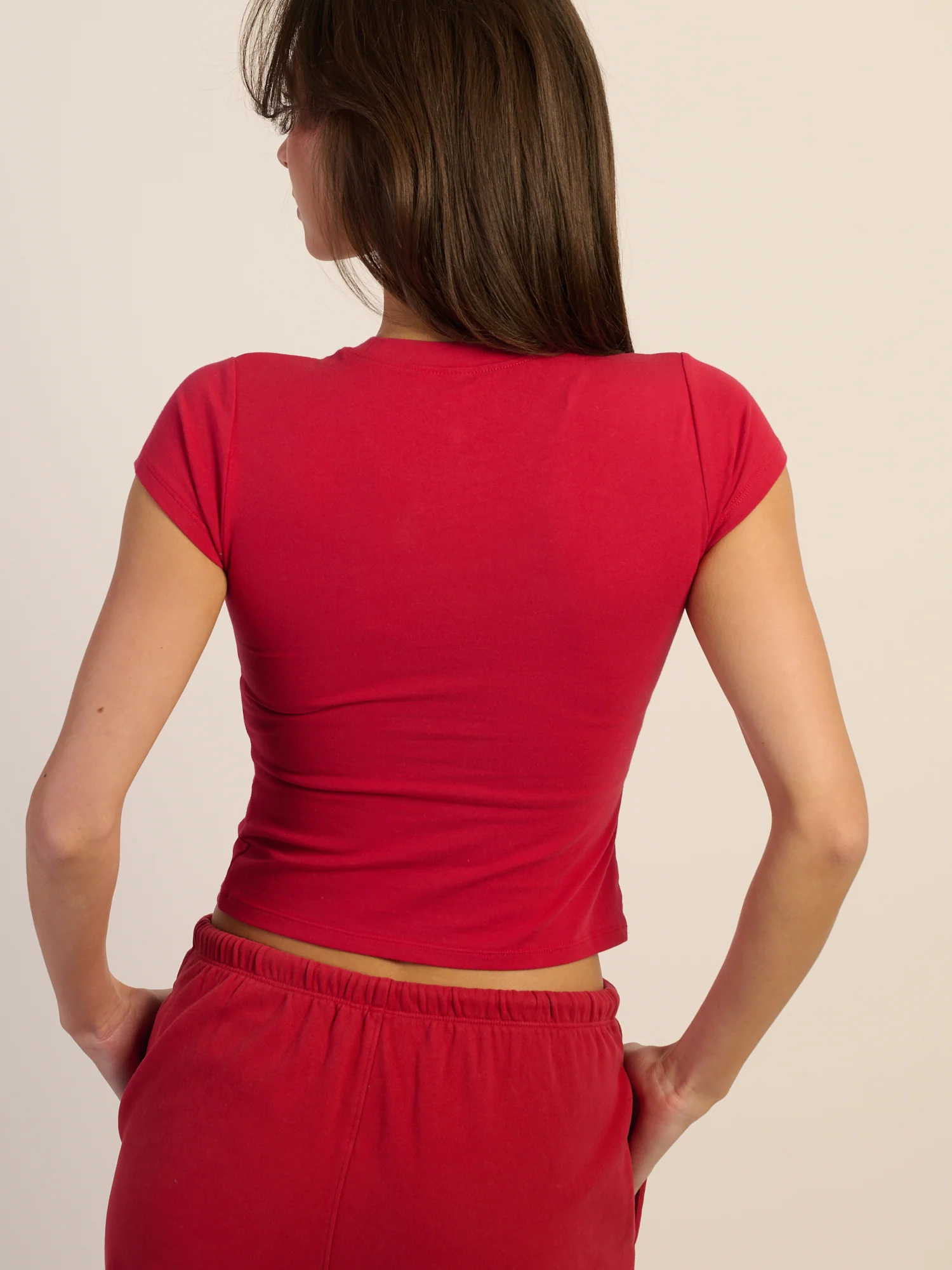 HARLOW GIA TEE - RUBY - Image 4
