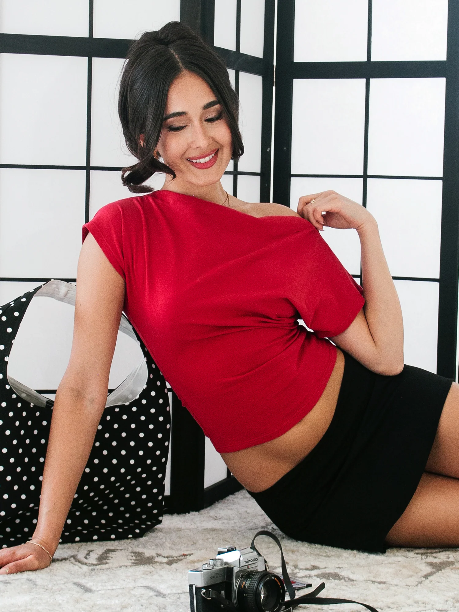 HARLOW SLOANE TEE - RUBY