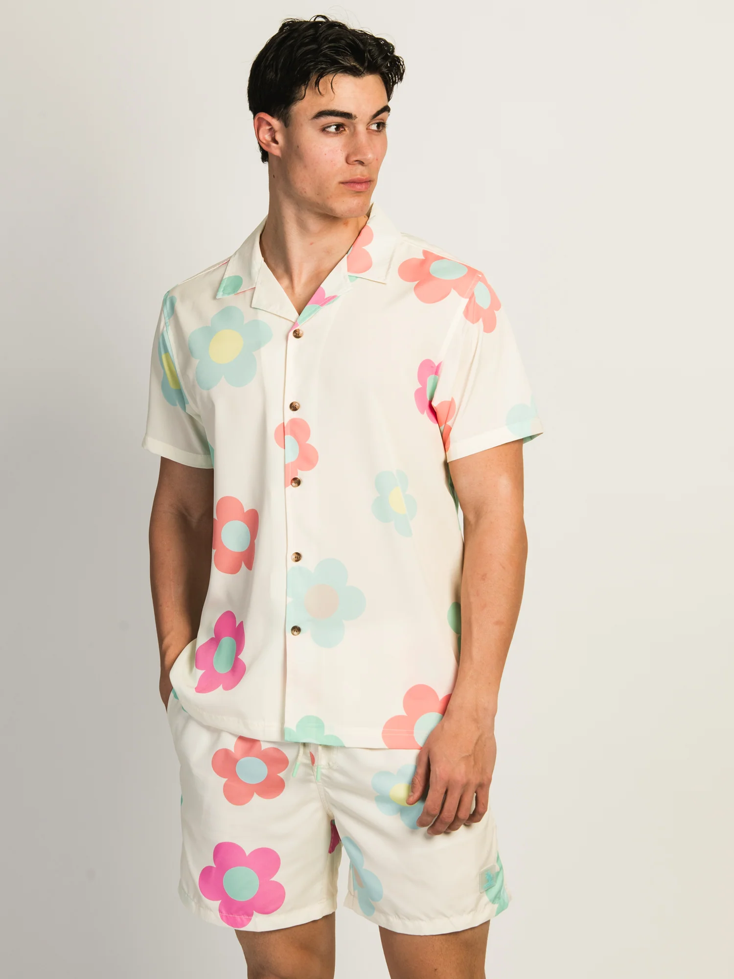 ISLAND HAZE DAISY 5IN VOLLEY SHORT - CREAM - Image 6