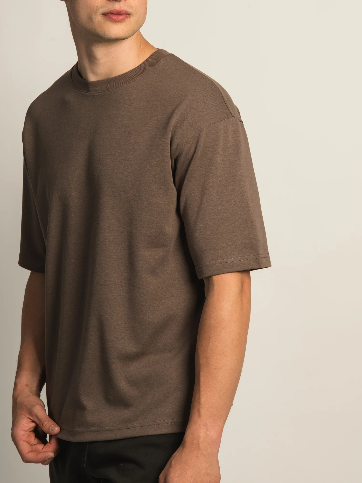 KOLBY KEEP COOL BOXY FIT TEE - BROWN - Image 6