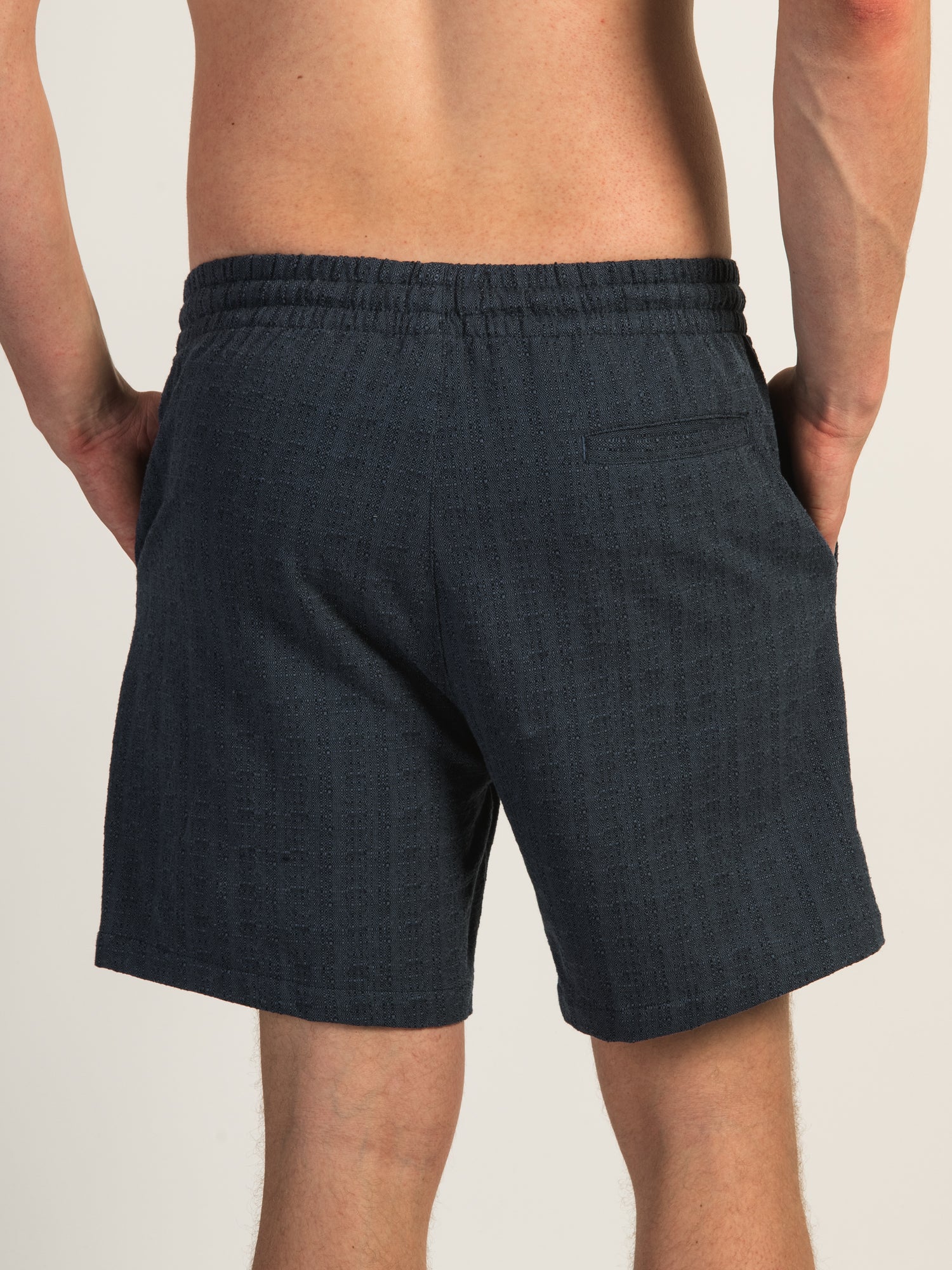 KOLBY TEXTURED SHORT - NAVY - Image 5