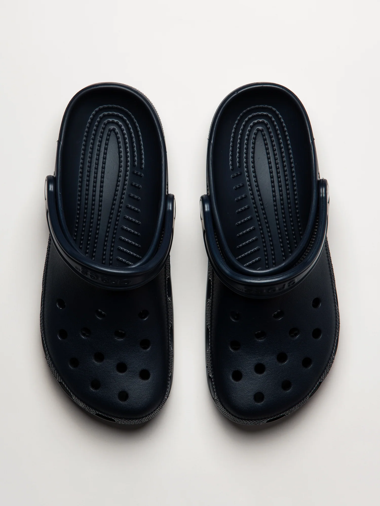 MENS CROCS CLASSIC CLOGS - NAVY - Image 4
