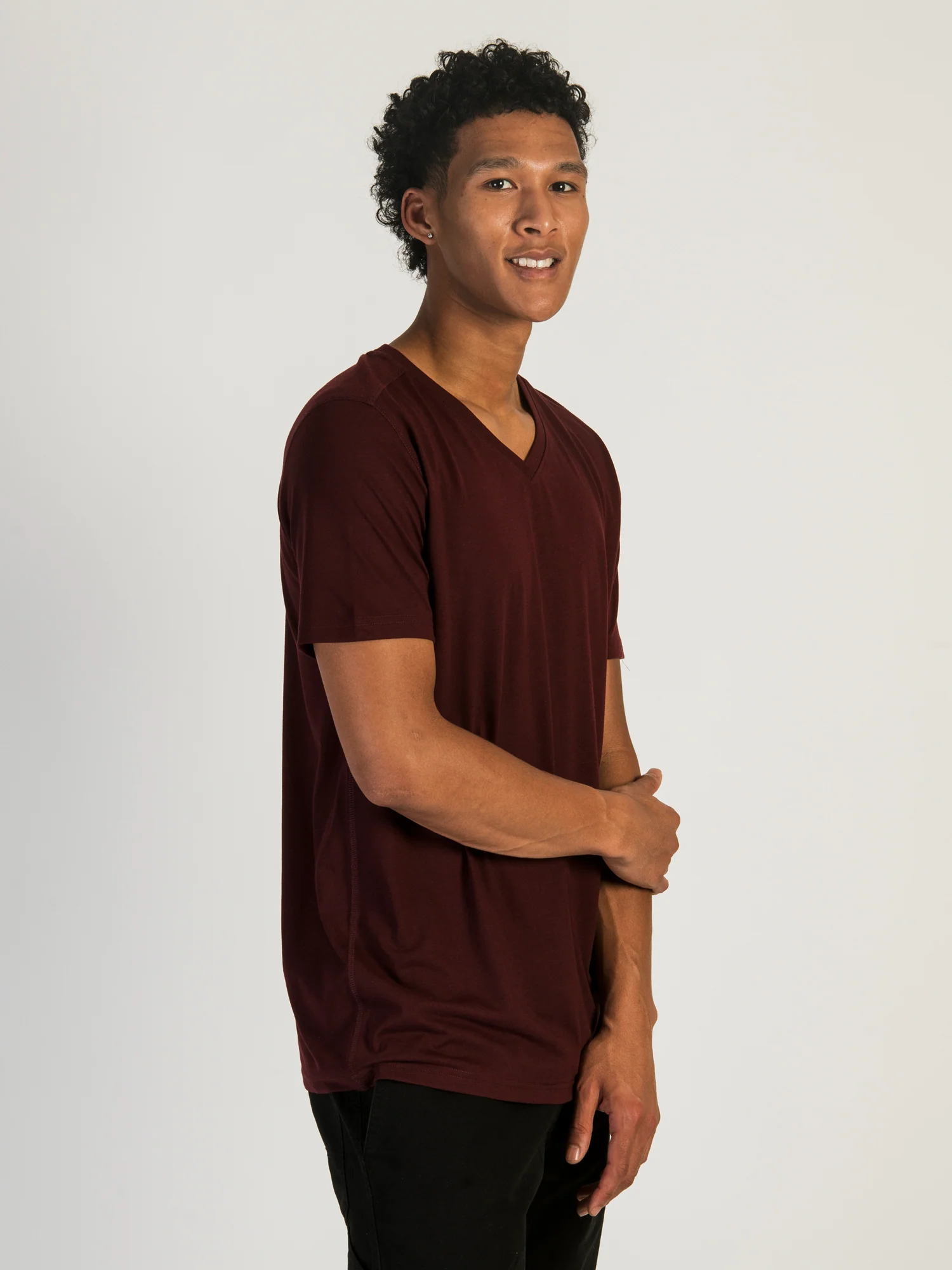 VICTOR V-NECK TEE - PORT - Image 3