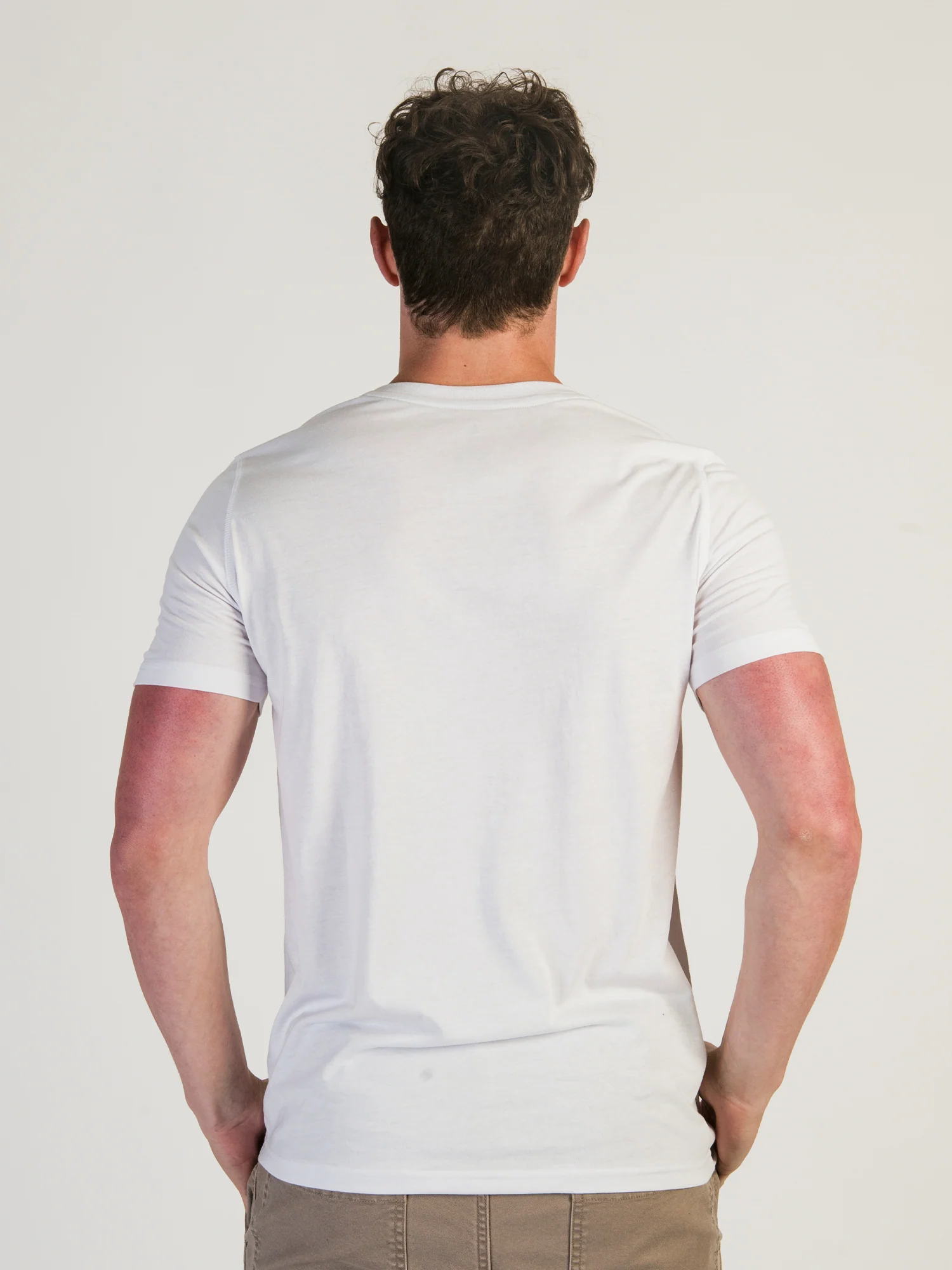VICTOR V-NECK TEE - WHITE - Image 4