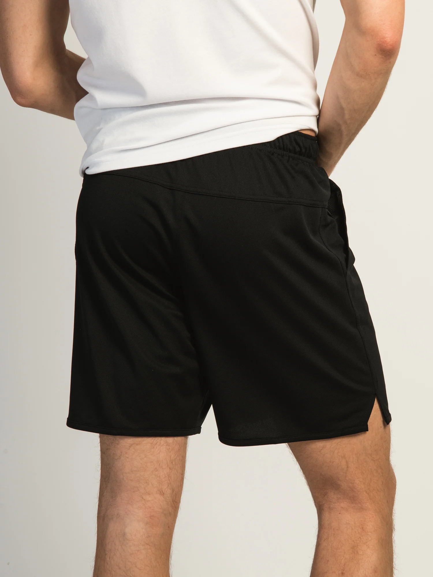 NIKE 7" DF UNLINED VERSATILE SHORT - Image 4
