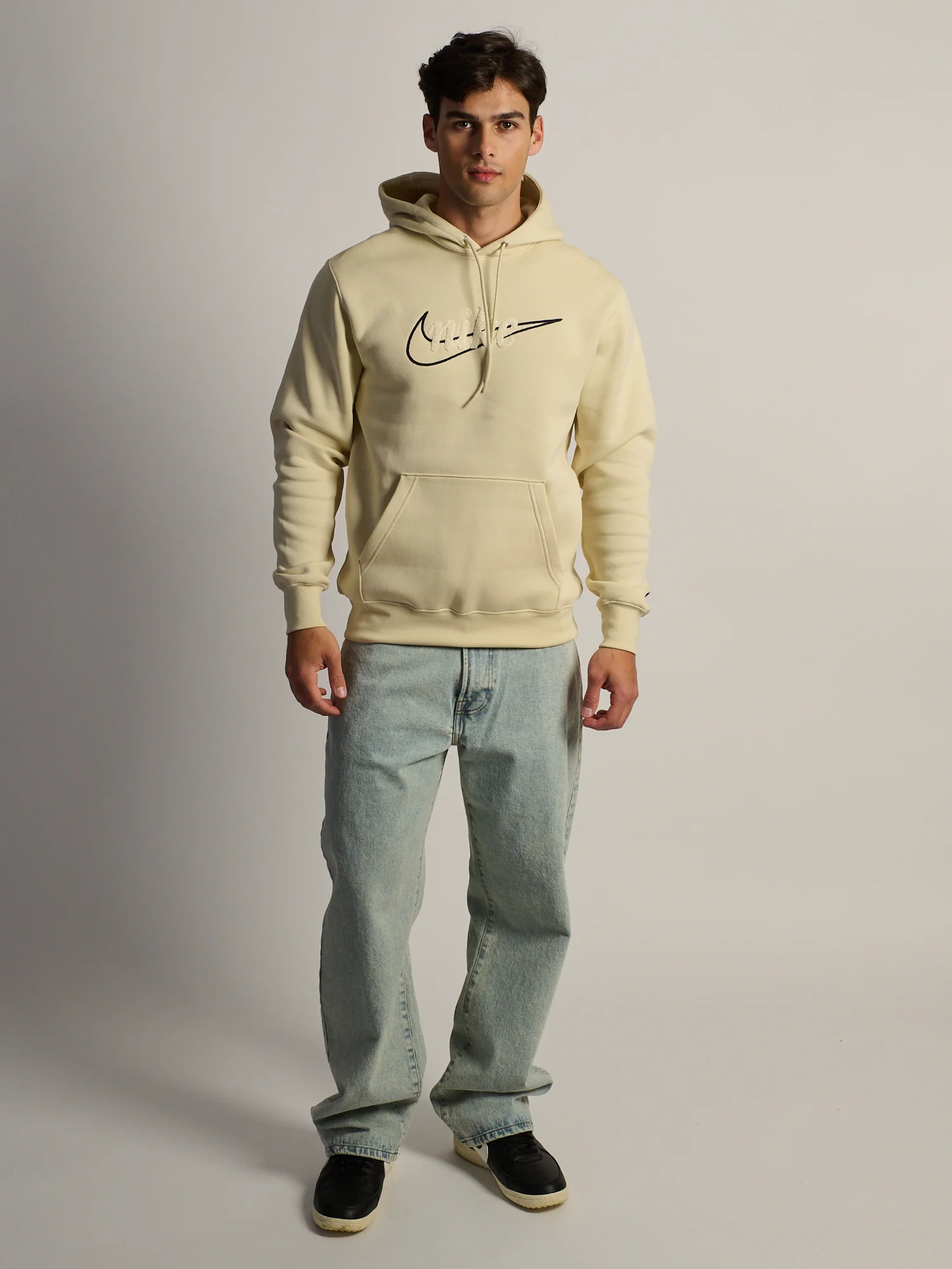 NIKE CLUB CHENILLE PULL OVER HODDIE - LIGHT KHAKI - Image 2