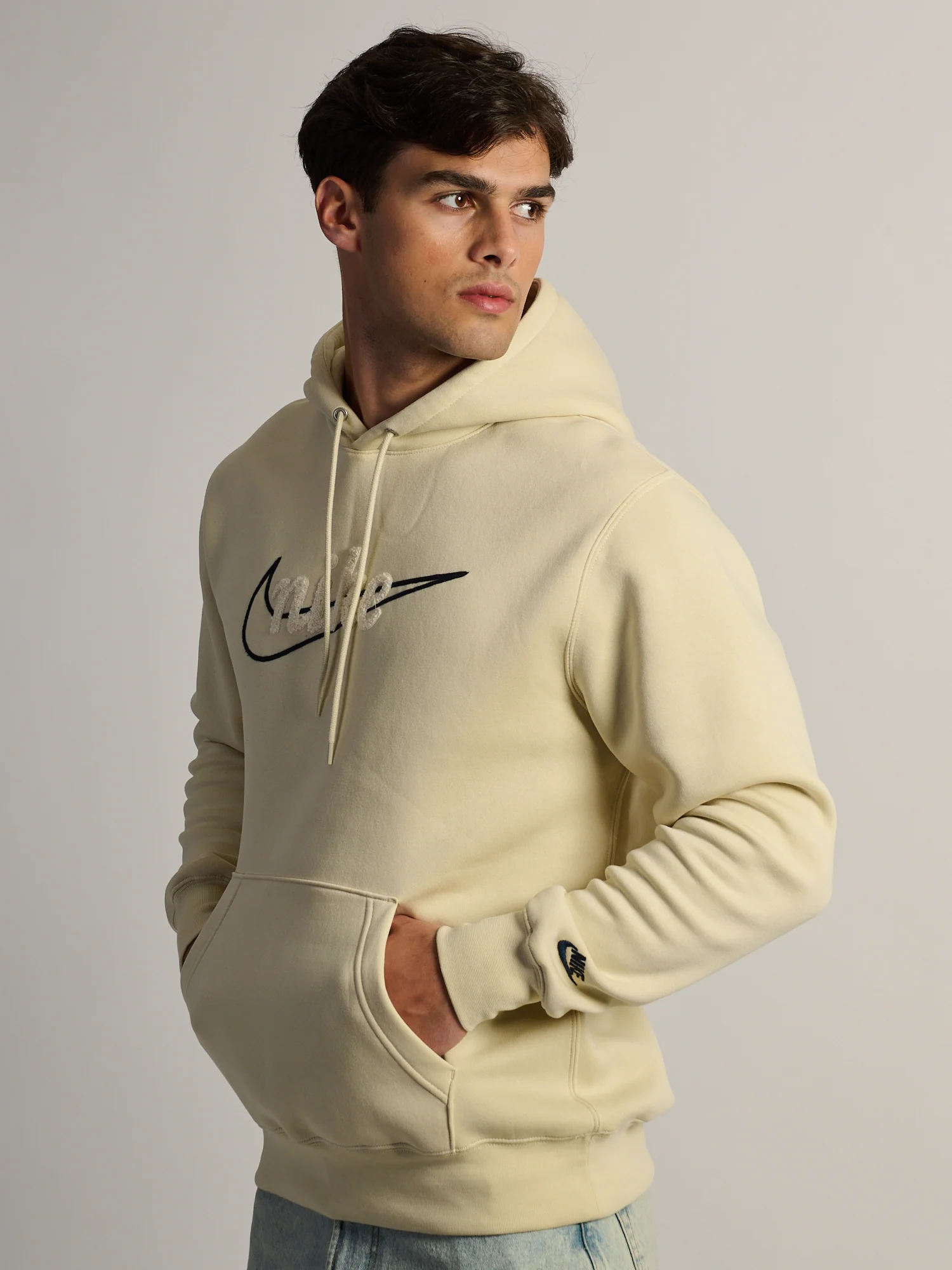 NIKE CLUB CHENILLE PULL OVER HODDIE - LIGHT KHAKI - Image 4