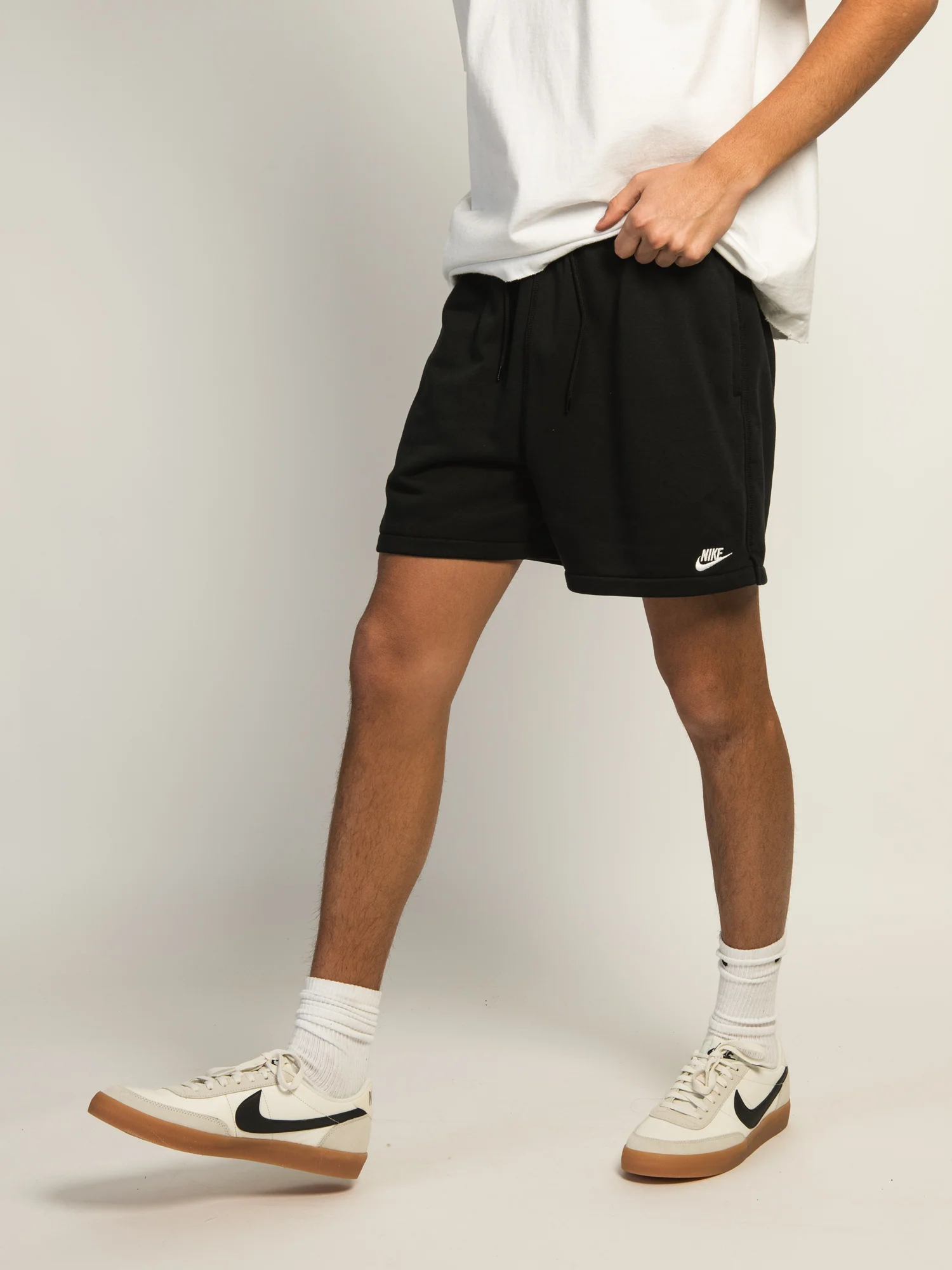 NIKE CLUB FLOW SHORT - BLACK - Image 2