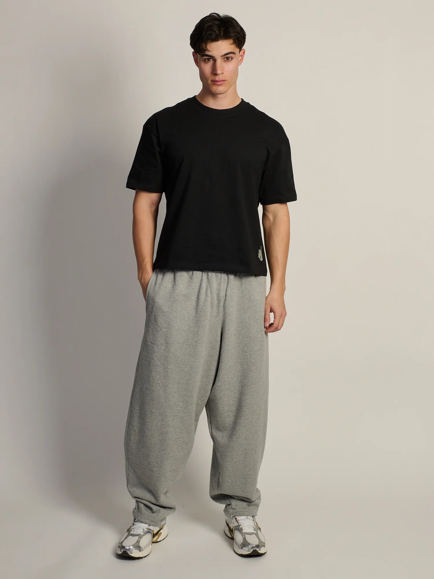 NIKE OVERSIZED FLEECE PANT - Image 3