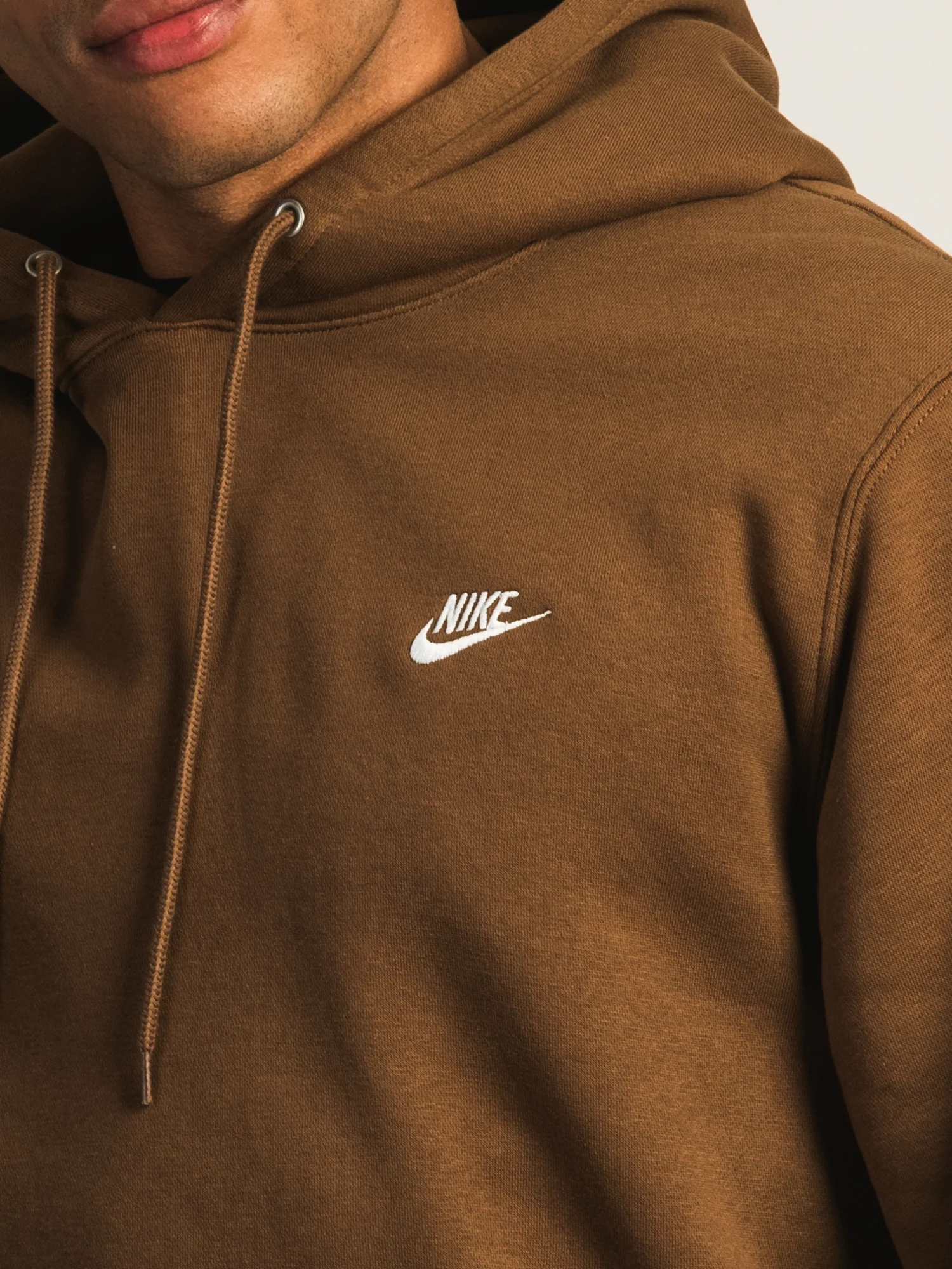 NIKE SPORTSWEAR CLUB PULLOVER HOODIE - BROWN - Image 3
