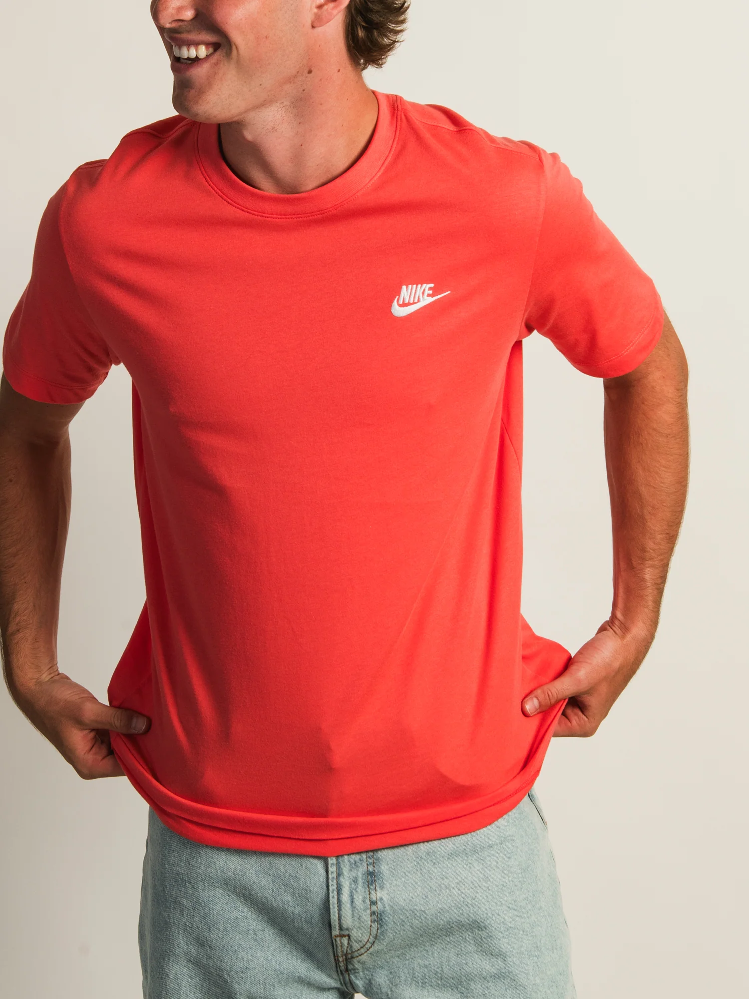NIKE SPORTSWEAR CLUB T-SHIRT - MAGIC EMBER - Image 2