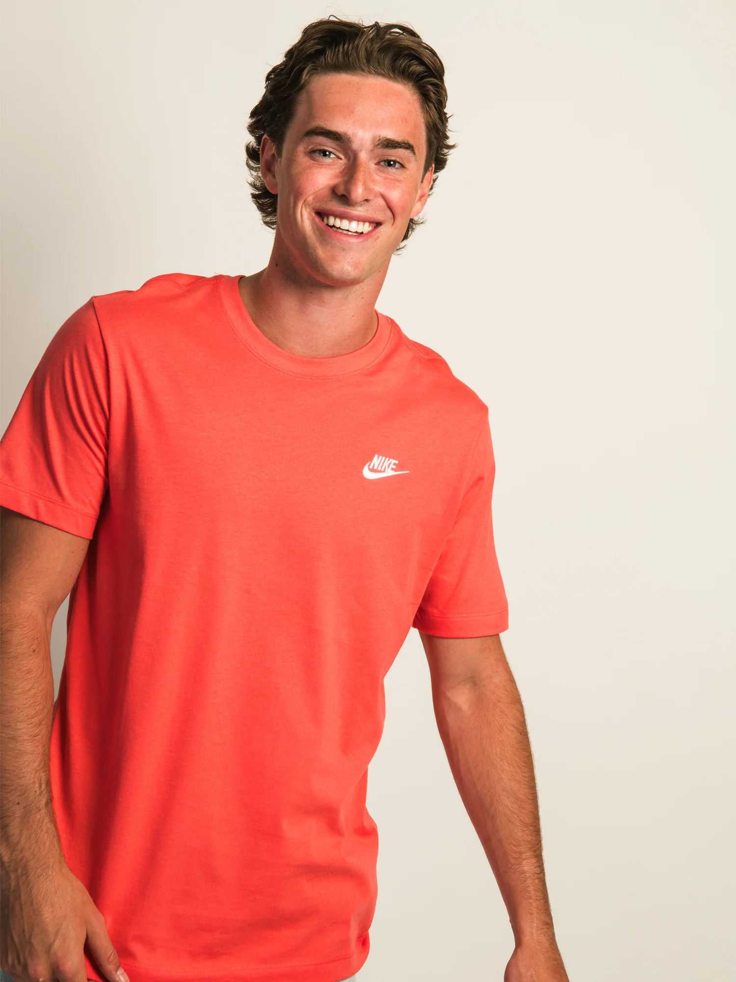 NIKE SPORTSWEAR CLUB T-SHIRT - MAGIC EMBER - Image 3