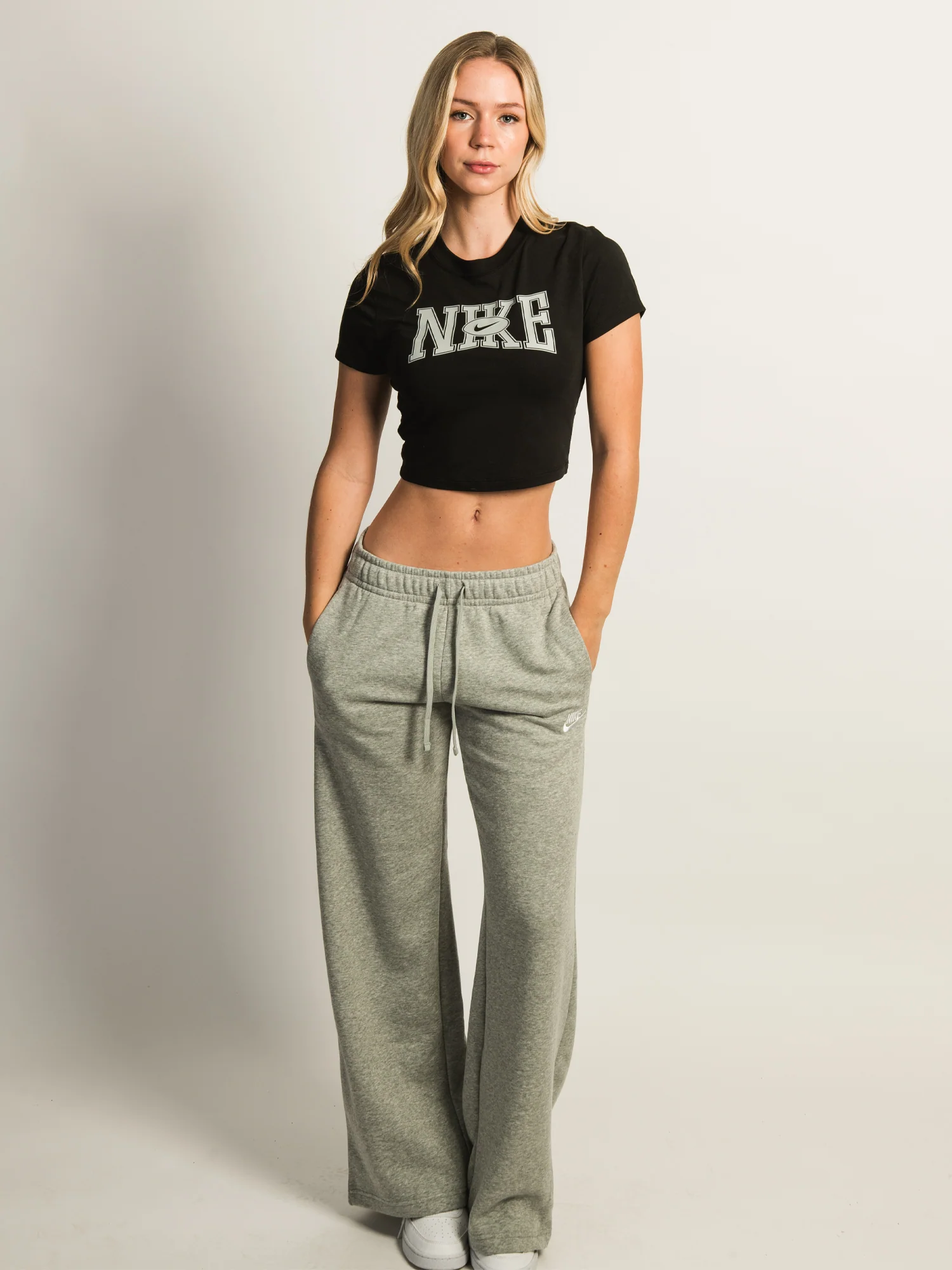 NIKE SPORTSWEAR SLIM CROP T-SHIRT - BLACK - Image 2