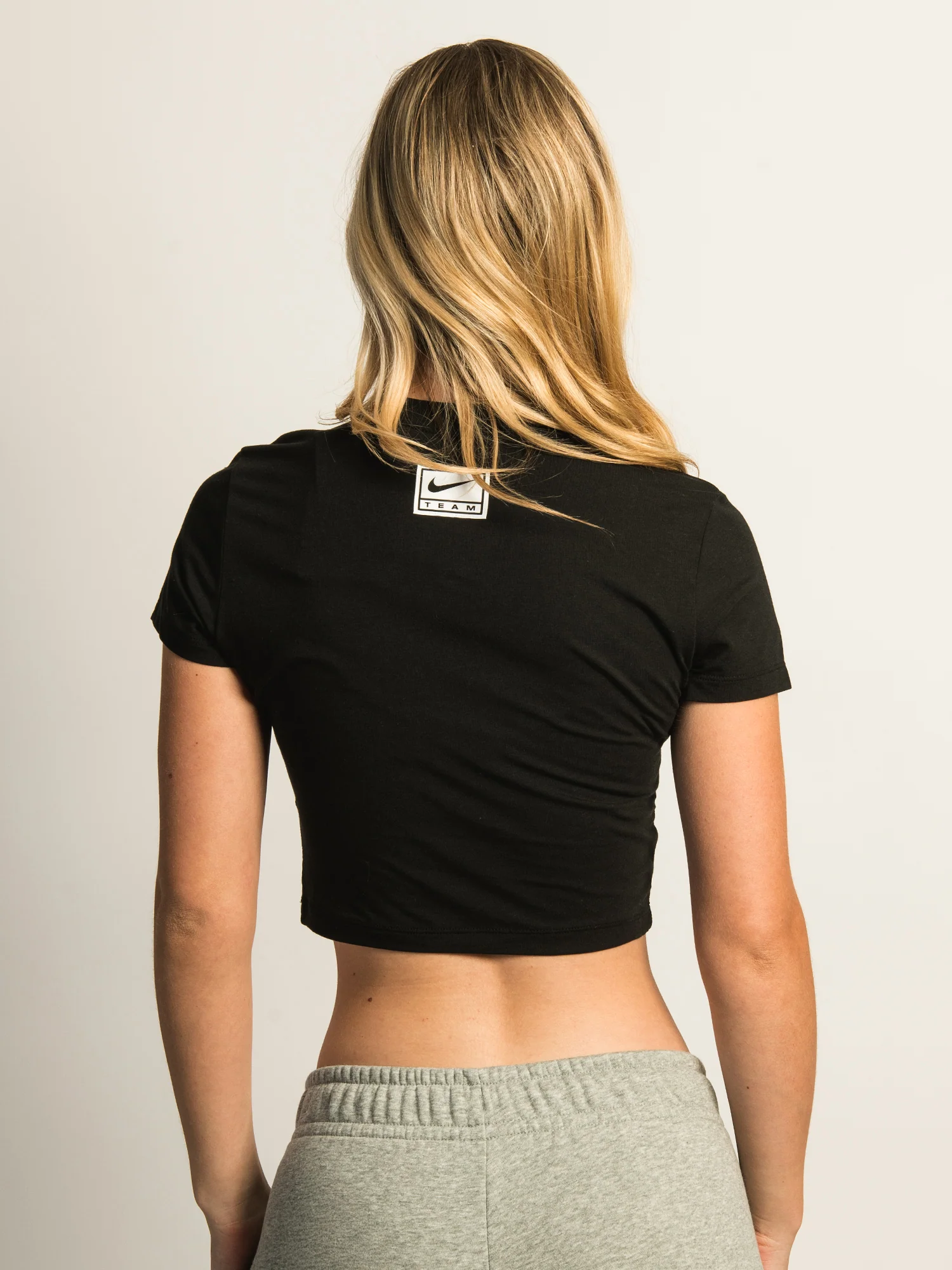 NIKE SPORTSWEAR SLIM CROP T-SHIRT - BLACK - Image 4