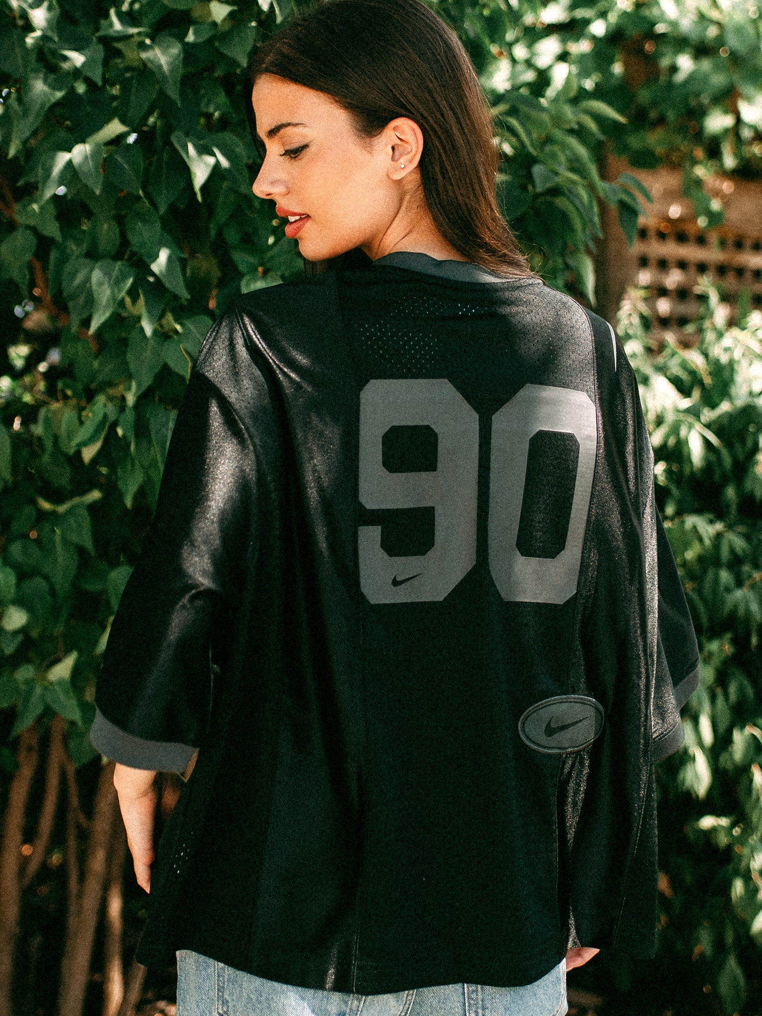 NIKE SPORTSWEAR STREET SHORT SLEEVE JERSEY - BLACK - Image 2