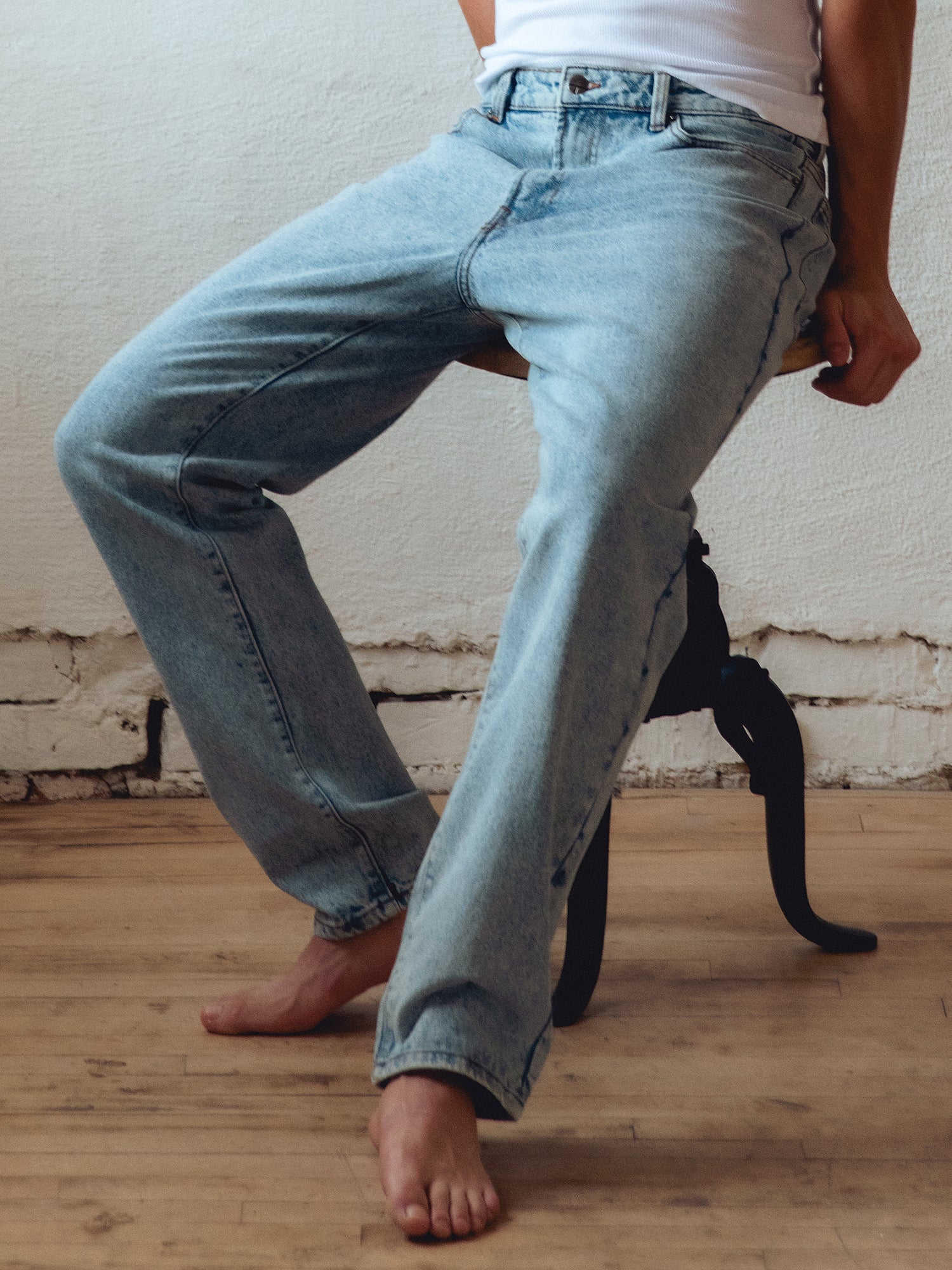 TAINTED LOOSE FIT DENIM - LIGHT WASH DENIM - Image 2