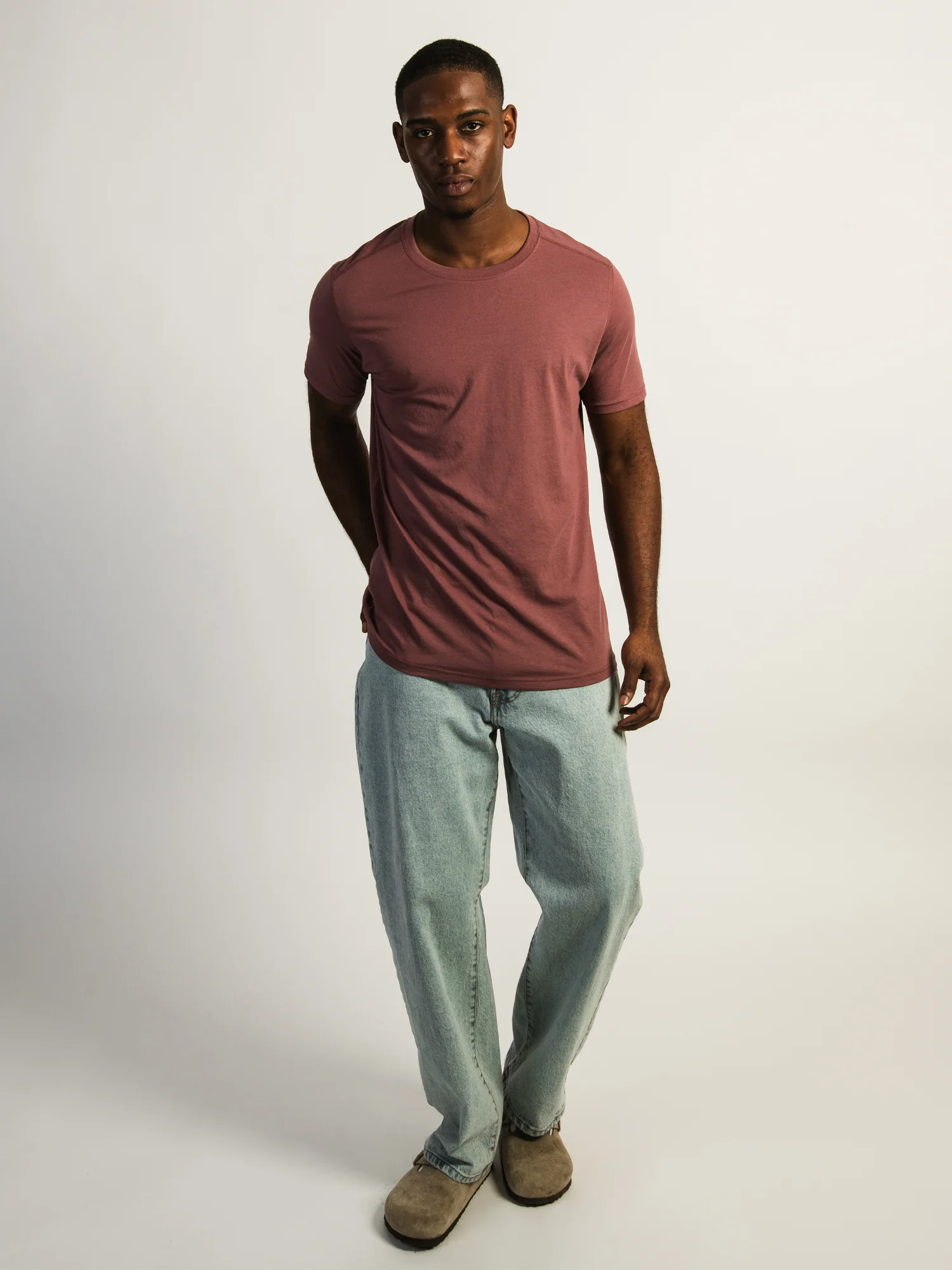 VICTOR CREWNECK - BURGUNDY - Image 2