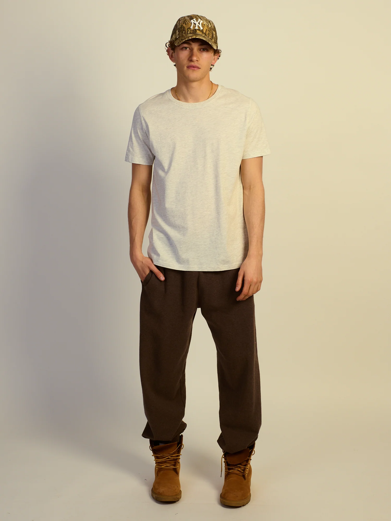 VICTOR CREWNECK - OATMEAL - Image 2