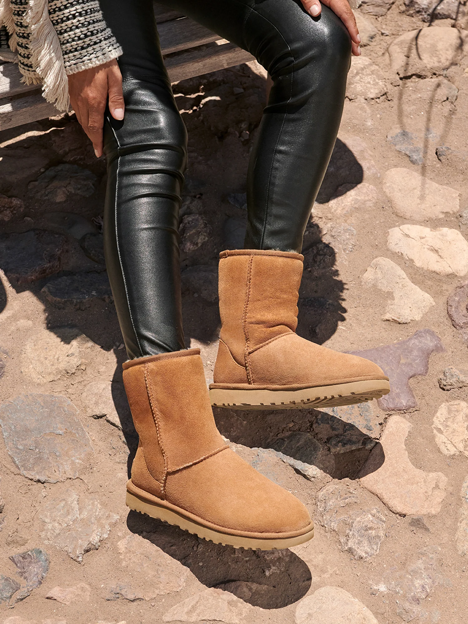 WOMENS UGG CLASSIC SHORT II BOOTS - CHESTNUT - CLEARANCE - Image 3